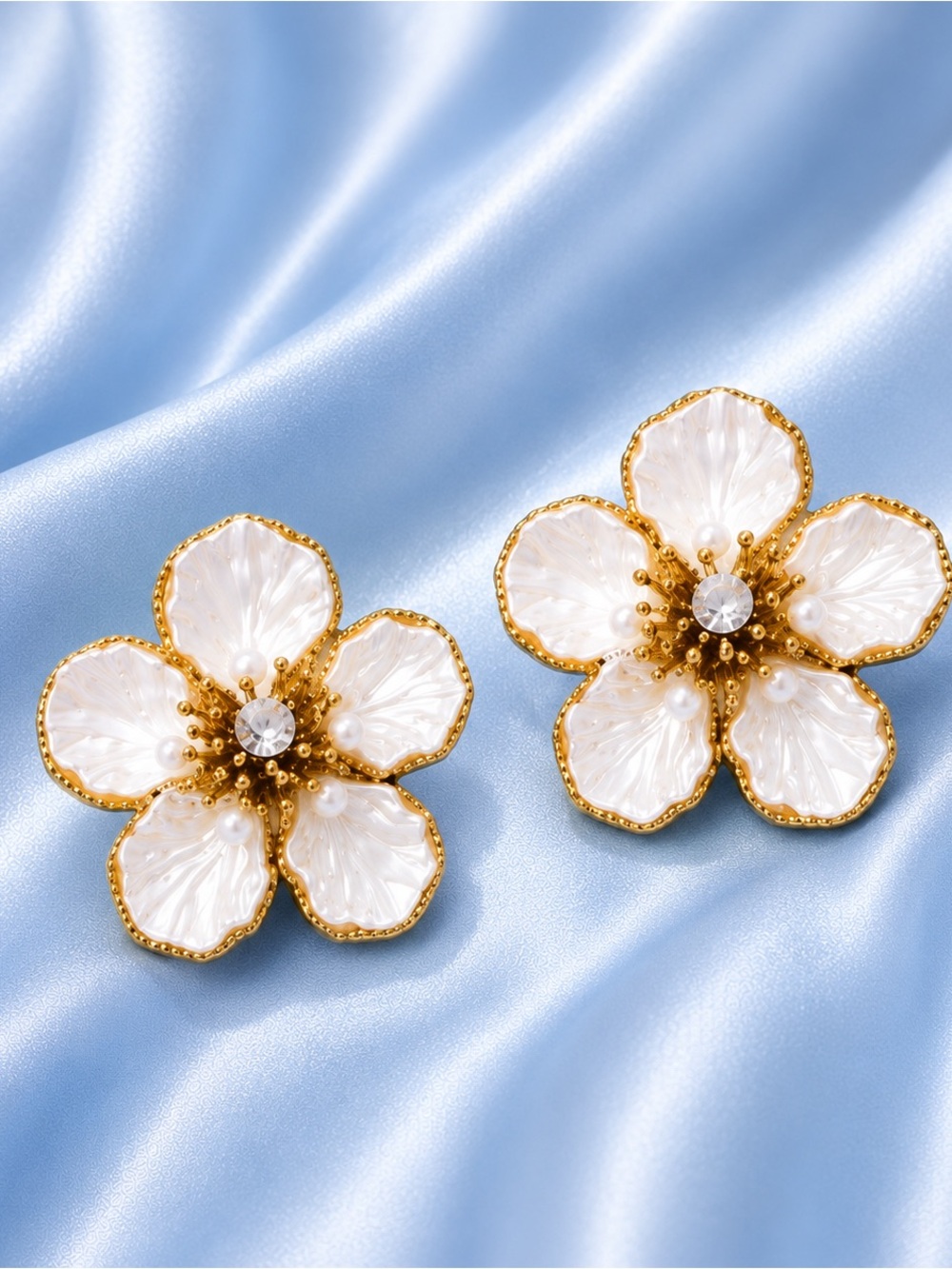 Sky Blossom Pearl Flower Gold Earrings